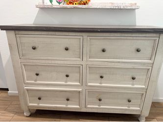 White distressed 6-drawer dresser