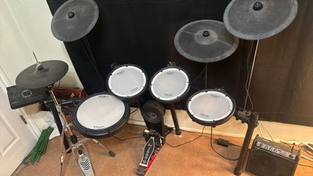 Roland TDK-17 Electronic Drum Kit With Accessories