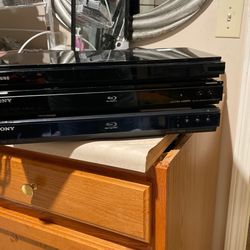2 Sony Blue Rays Smart DVD Player