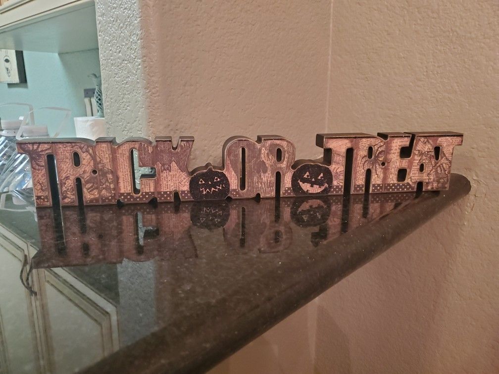 HALLOWEEN DECOR 🎃 TRICK OR TREAT SIGN