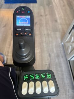 QUICKIE Q500M POWER WHEELCHAIR – NEW BATTERIES – EXCELLENT CONDITION – $3,500 OBO