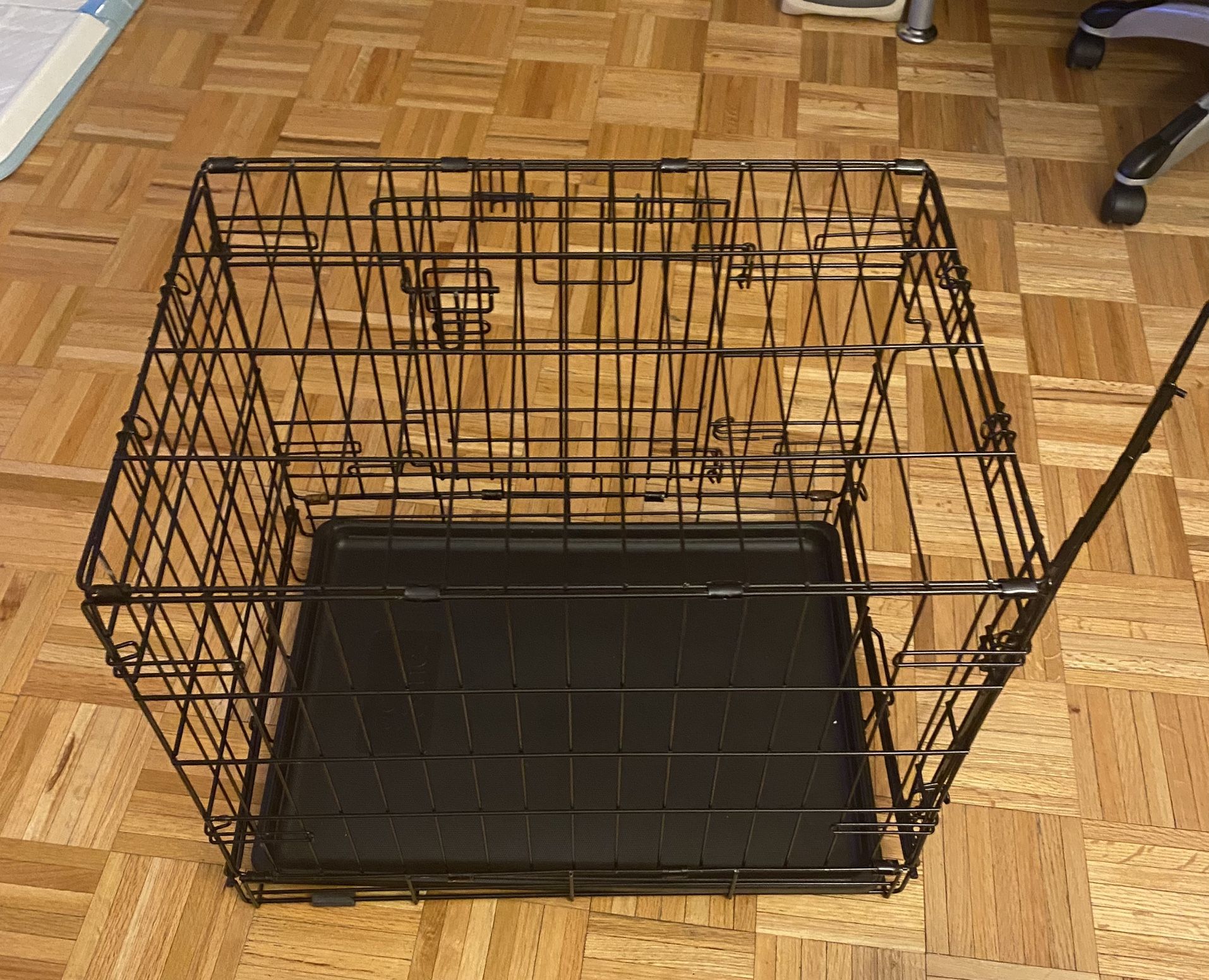 Small Dog Crate With Cover!