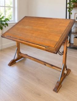 Drafting table desk