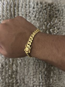 Laminated Gold Bracelet ✅