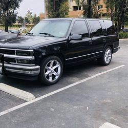 97 Tahoe  225miles core bien solamente personas serias $5900