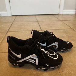 Nike Football Cleats Size 3.5y