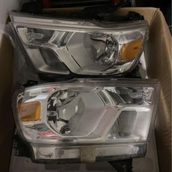 2”19-21 Dodge Ram Bighorn 1500 Driver & Passenger Headlights Oem