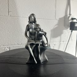 Mother Daughter Statue