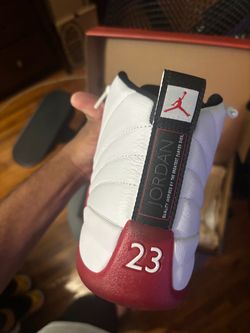 Jordan 12 cherry sz 9