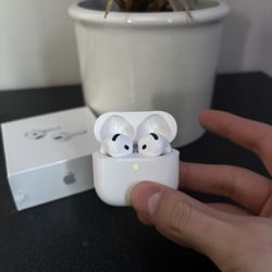 airpods 4th gen used