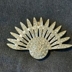 Vintage Coro fan shaped scarf/fur clip brooch