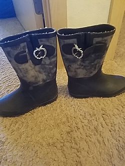 Apple bottom rain boots