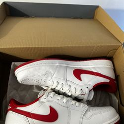 Jordan 1 low University red