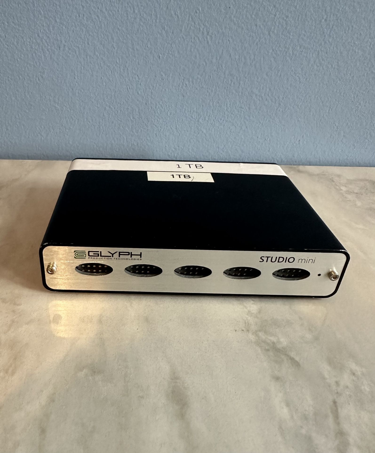 Glyph Studio Mini 1TB External SSD (USB 3.0, eSATA, FireWire 800) – Works Great! 🔋
