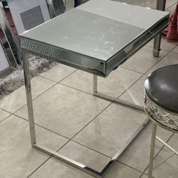 Side Table / Small Desk 
