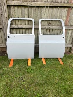 Chevrolet GM Suburban Back Door Pair