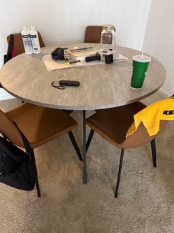 Round Dining Table with 4 Chairs