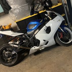 04 Gsxr 750