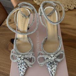 Mach & Mach Double Bow Pumps