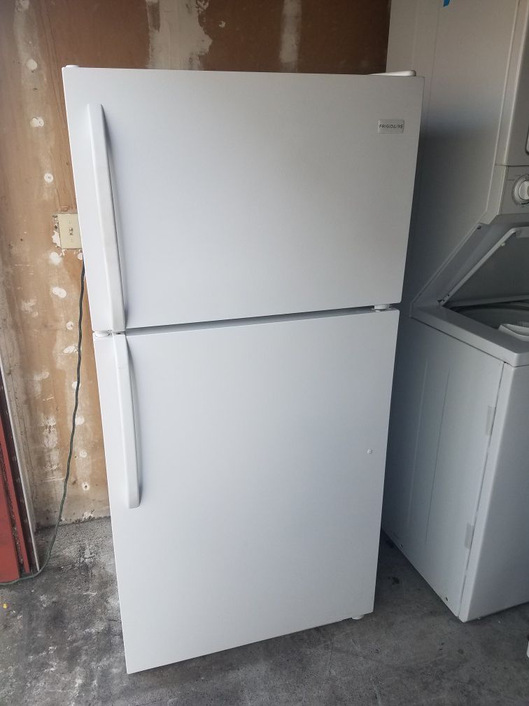 Frigidaire Top- Frezeer Refrigerator