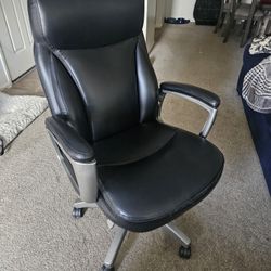Lazboy Arcadian Ergonomic Leather Chair