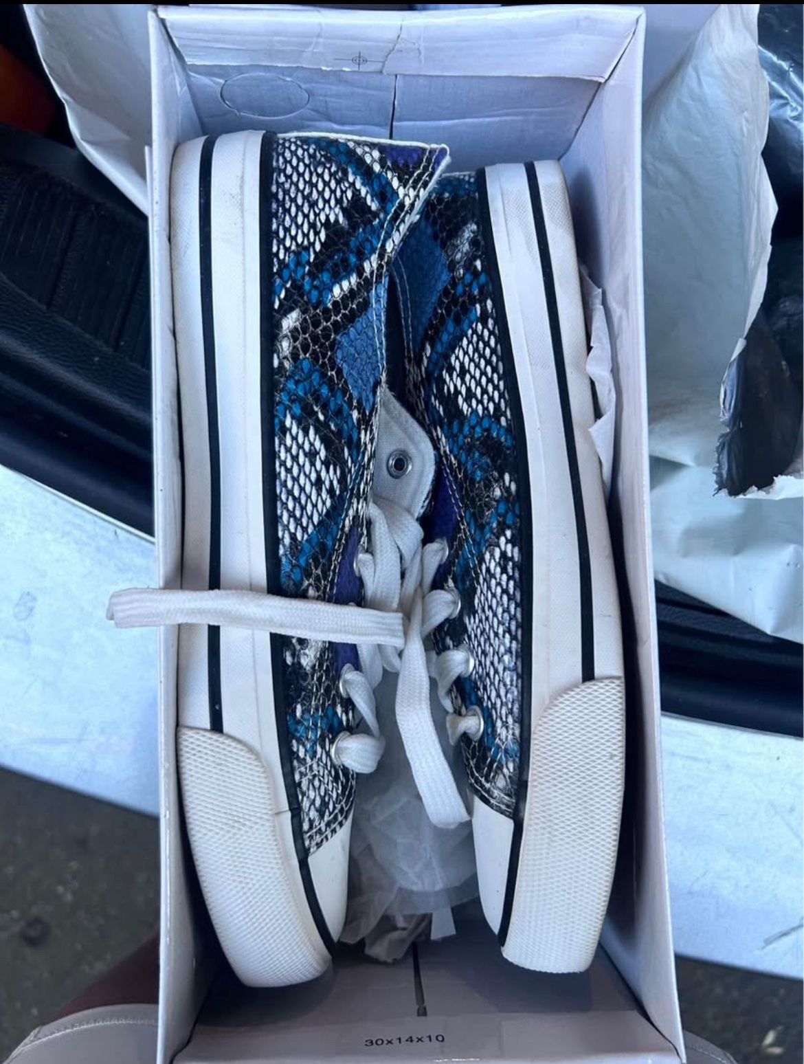 Women’s Sneakers 