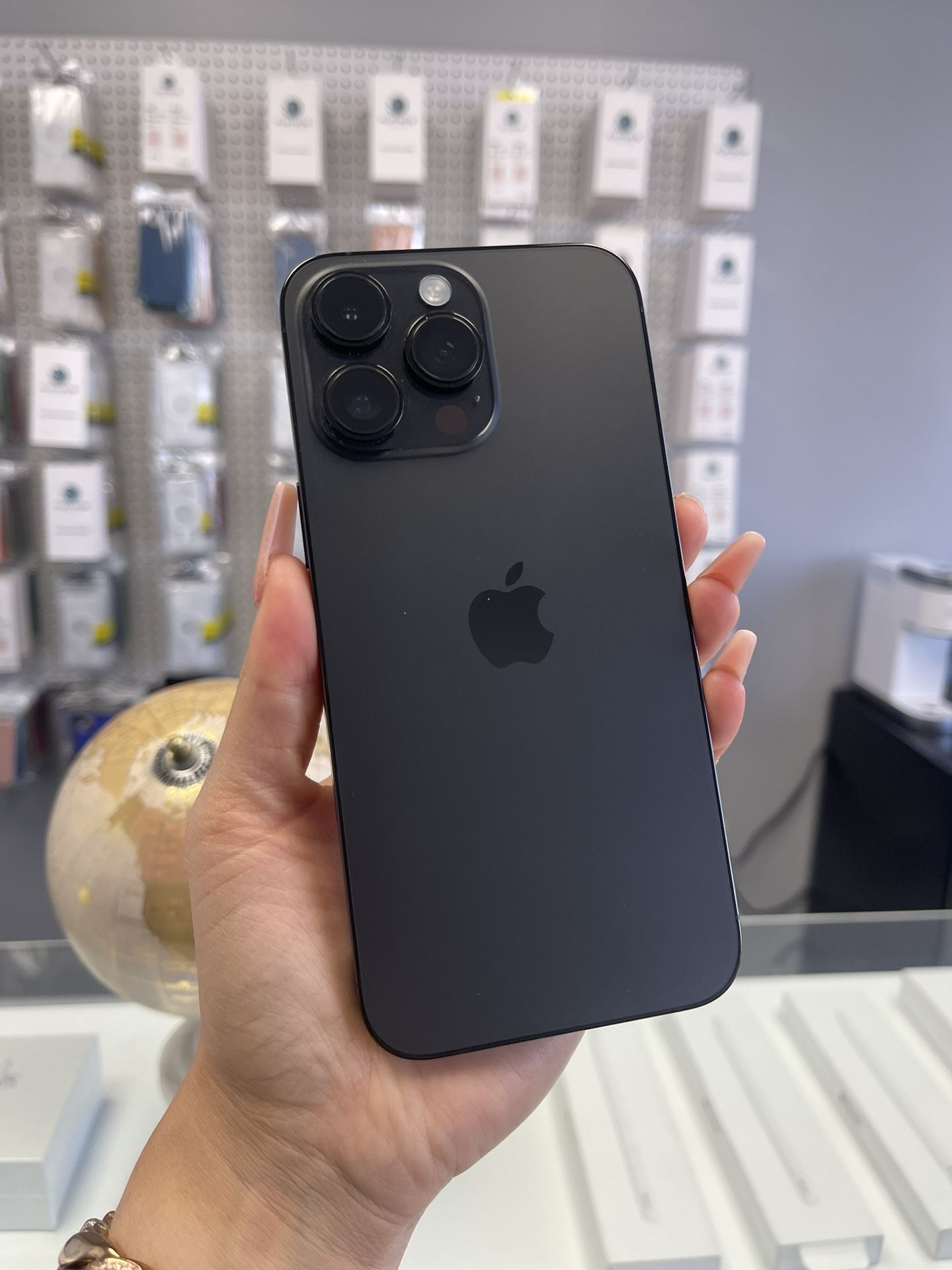 iPhone 14 Pro Max Unlocked 256Gb VISIT OUR STORE TODAY!