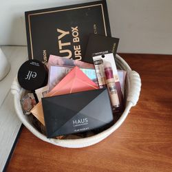 cosmetics 💄💅 All For $30