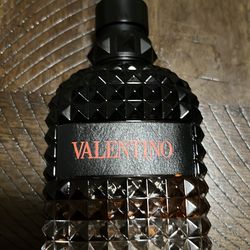 Valentino  Born in Roma Coral Fantasy