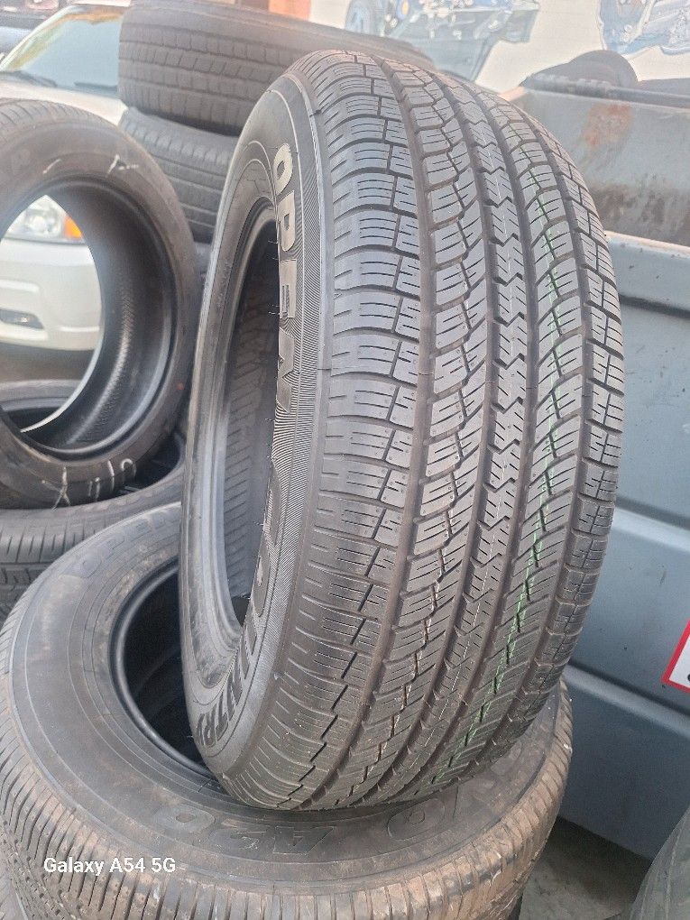 245/65/17/  TOYO $ 300 SEMI NEW FOUR TIRES