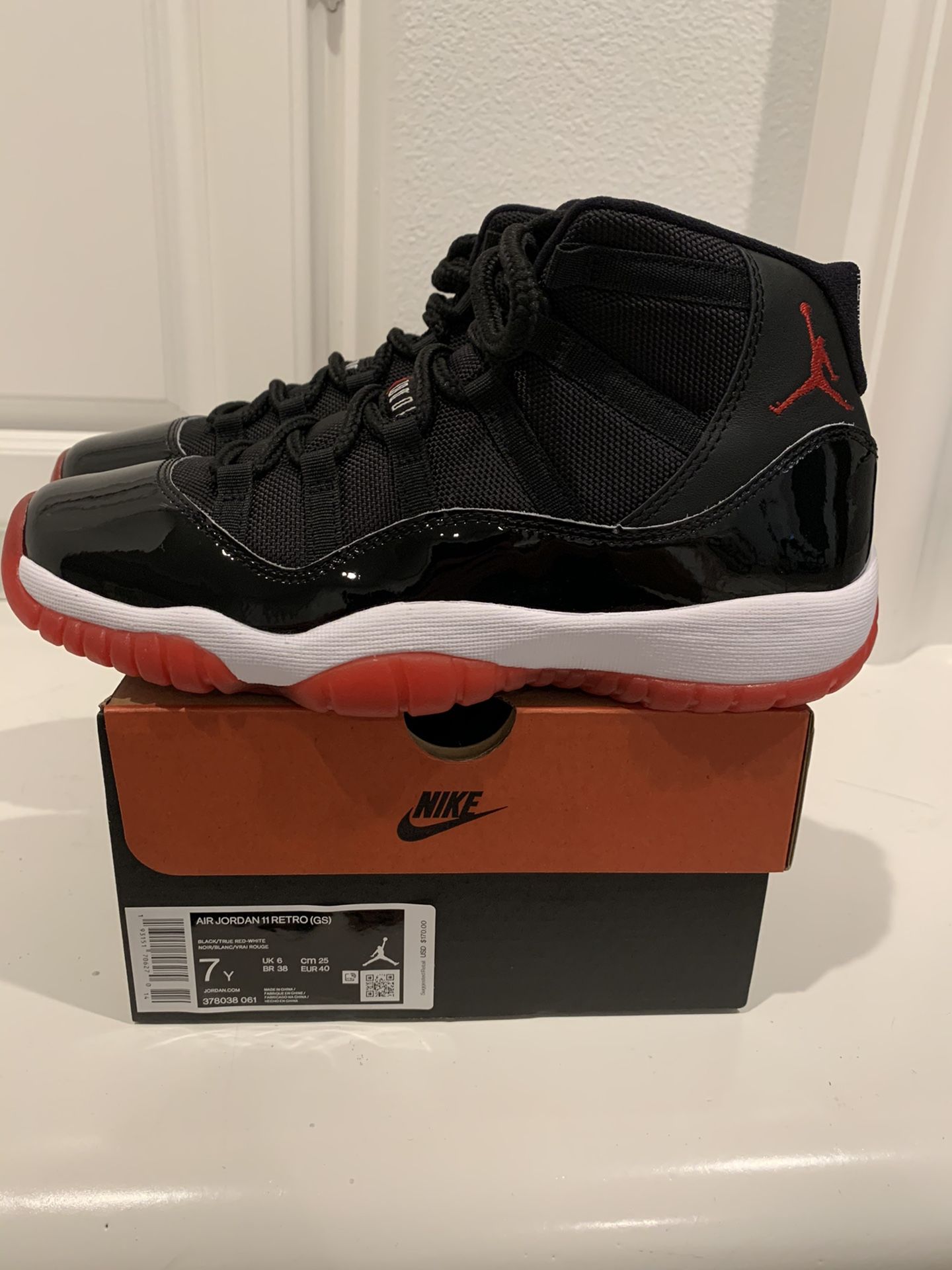 Air Jordan 11 Retro BRED Size 7Y (GS) (2019)