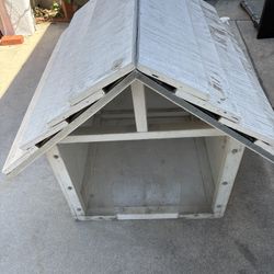 Dog/ Cat House