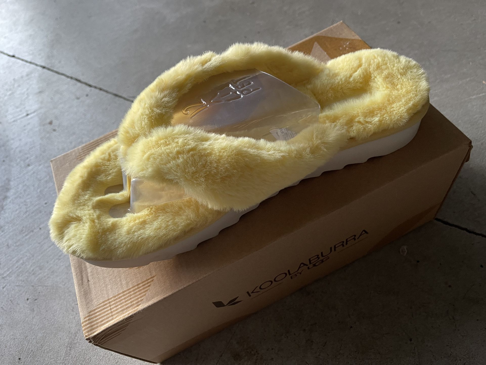 Women’s UGG slippers 