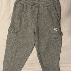 Gray Nike Sport wear Club Fleece Size Small Kids