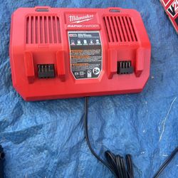 Milwaukee M18 18-Volt Lithium-Ion Dual Bay Rapid Battery Charger