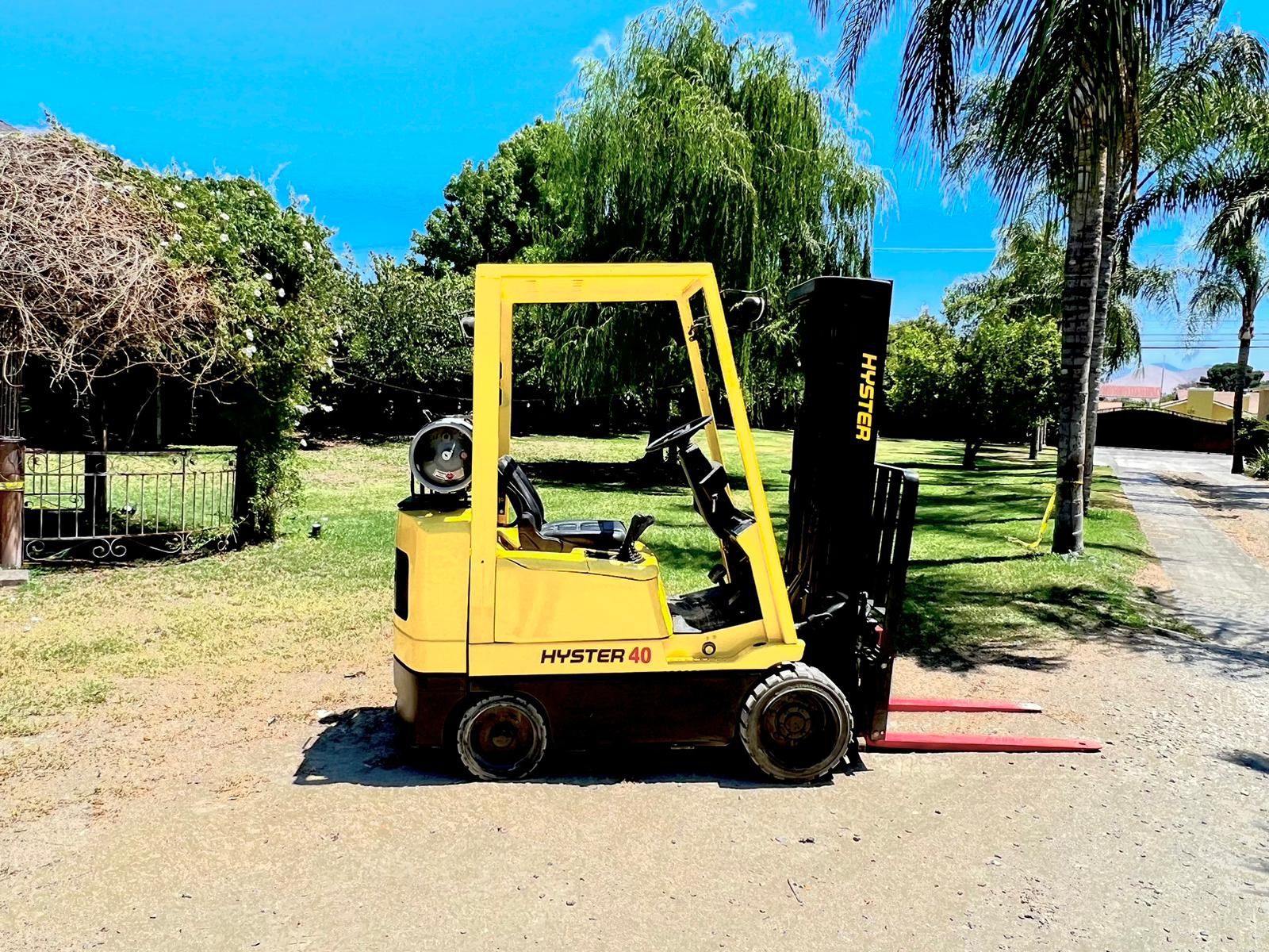Hyster Forklift 4000lbs Capacity 3 Stage Side Shift With 4 positioned Business equipment
