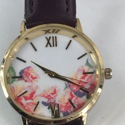 WOMENS LEATHER WRIST WATCH 