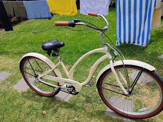 26 inch woman's beach cruiser Electra twiggy 3 speed with back brakes