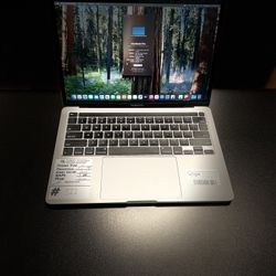 MacBook Pro 13” 2020 1.4Ghz i5 8GB 256SSD - Space Gray