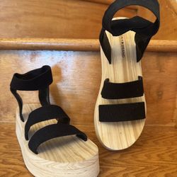 Lucky Brand Women's Samella Strappy Platform Wedge Sandal Black Size 8M