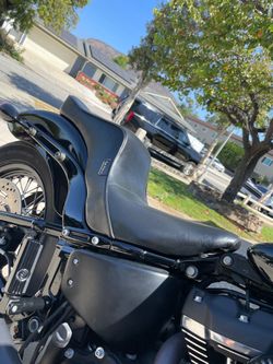 Le Pera- seat Harley softail