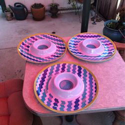 Barbecue pit, and party pack Plates