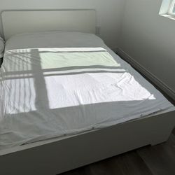 Full Size Bed & Mattress 
