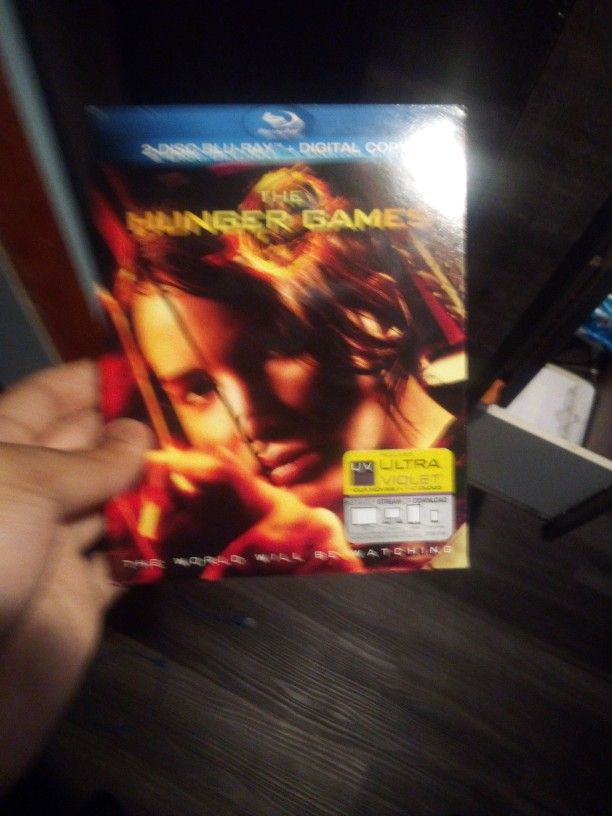 Hunger Games Blu Ray 2 Disc And Digital Copy