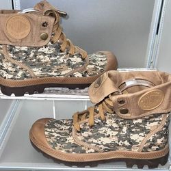 Palladium Men's 10.5 Baggy Tan Digital Camo Boots