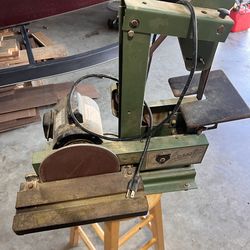 Grizzly belt sander