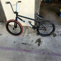 USED SUNDAY BLUE PRINT  EVERYTHING WORKS  HAS NEW PRIMO BARS  SIZE  20 INCHES  HABLO ESPAÑOL TANBIEN