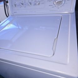 Kenmore Washer And Dryer Super Capacity And Heavy Duty Works Excellent 