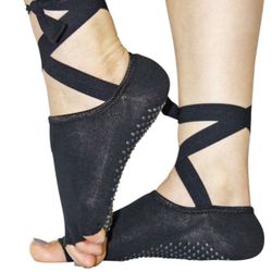 High Quality  Barre/Yoga/Ballet/Pilates Tie-up Non-Slip Half Toes Socks with Grip