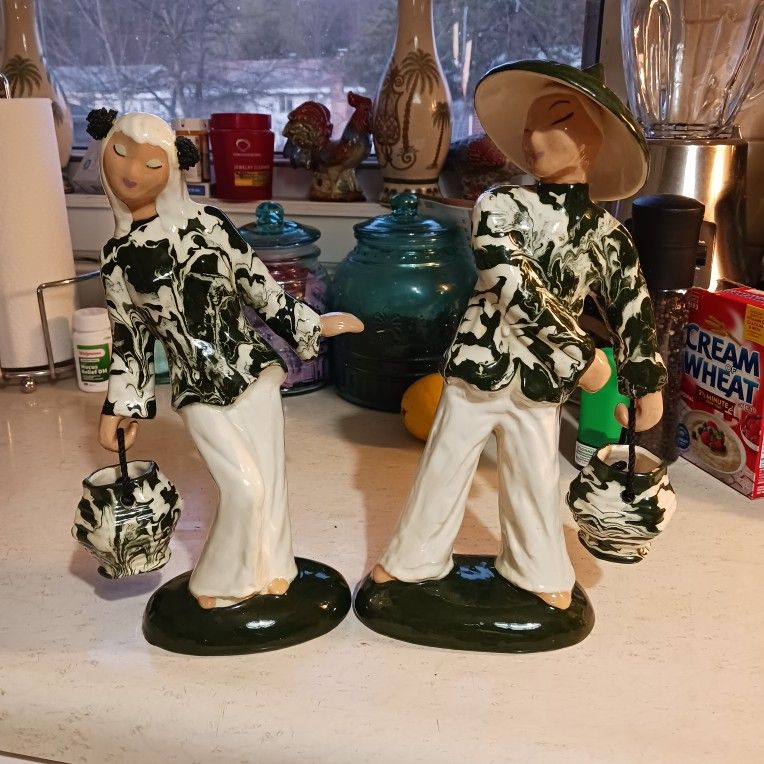  A Pair Of BEAUTIFUL LOOKING VINTAGE Asian Statues  PERFECT CONDITION 